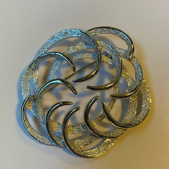 Vintage Silver Brooch and Clip-on Earrings Set - Picture 2 of 5